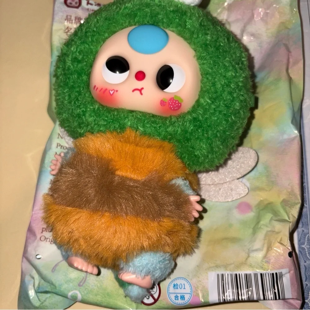 Confirmed baby three V1‎ elves with bag and card